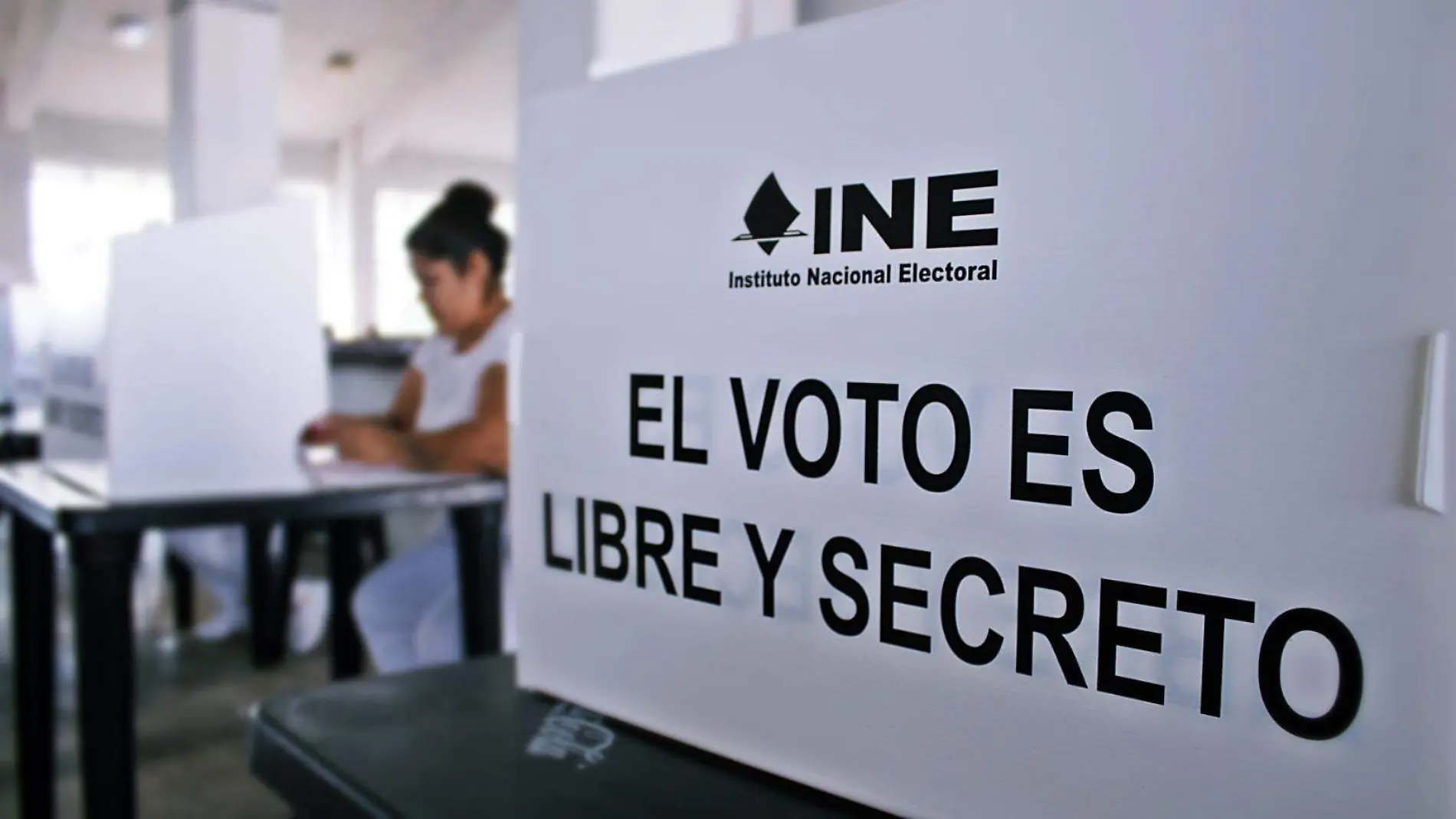 Votación anticipada en penales de Michoacán (2)